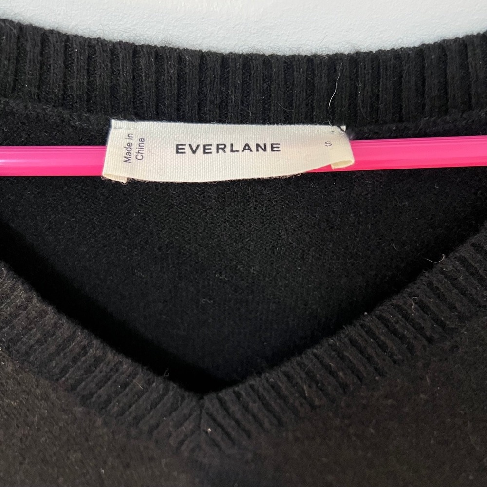 Everlane Cashmere Women Black V-Neck Knit Sweater Long Sleeve Size Small S - Picture 2 of 13